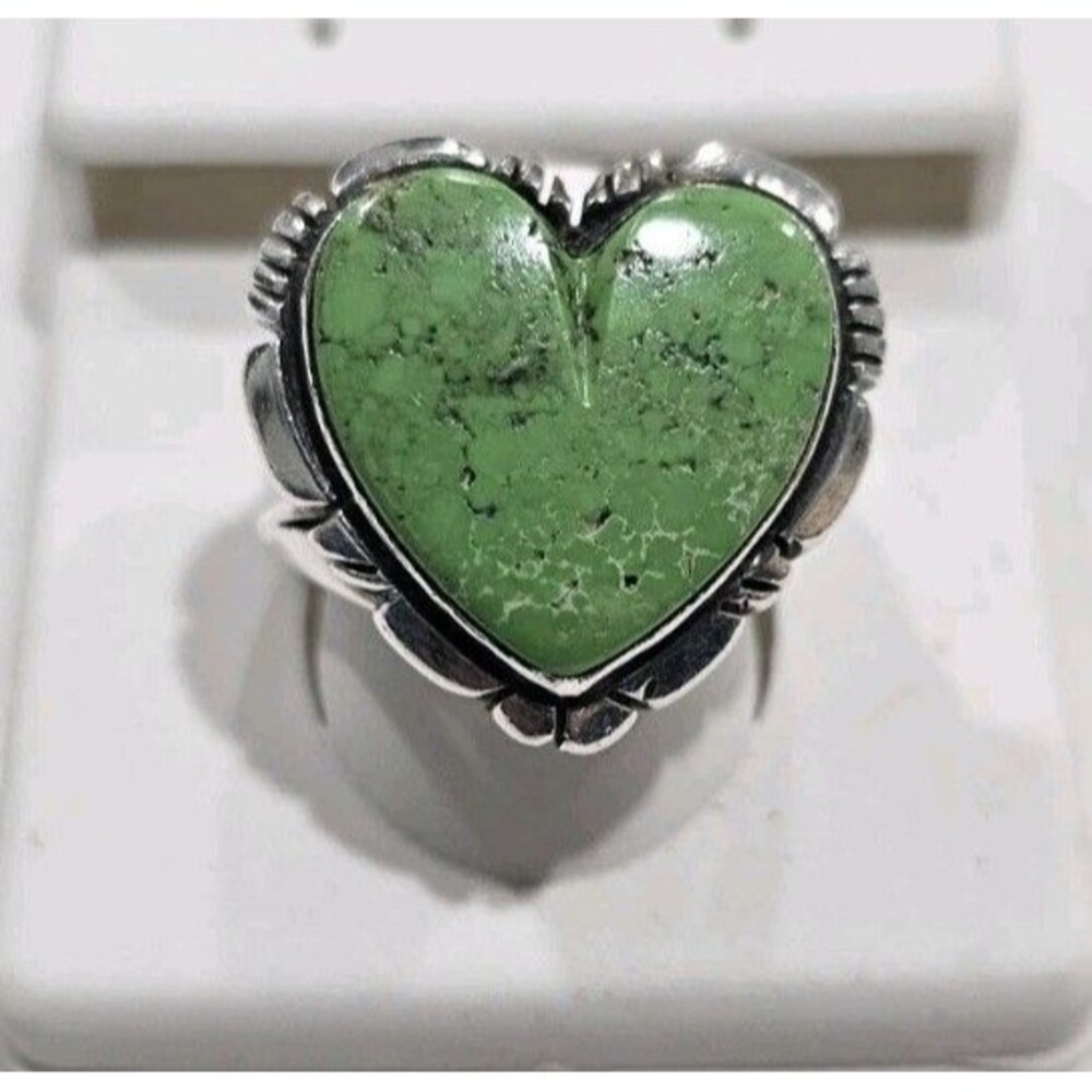 Green Heart Stone Silver 925 Ring Size 8.5